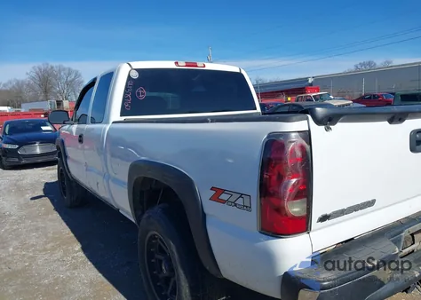 2004 Chevrolet Silverado 1500 Z71 z USA, uszkodzony, nr VIN 1GCEK19T64Z298574